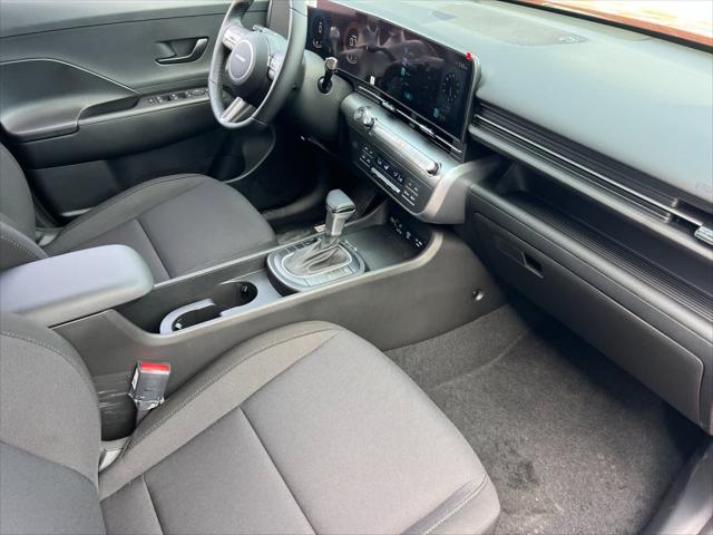 2025 Hyundai Kona SEL 17