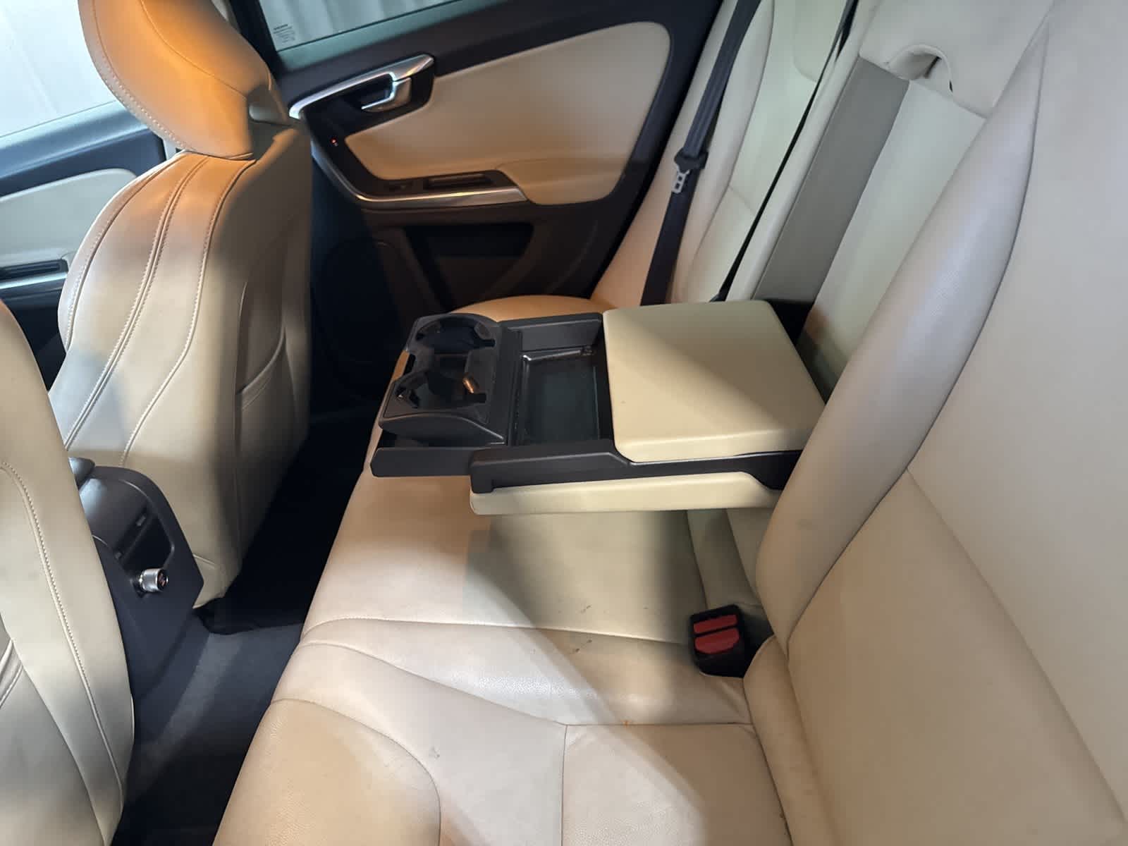 Thumbnail: 2015 Volvo S60 - 17