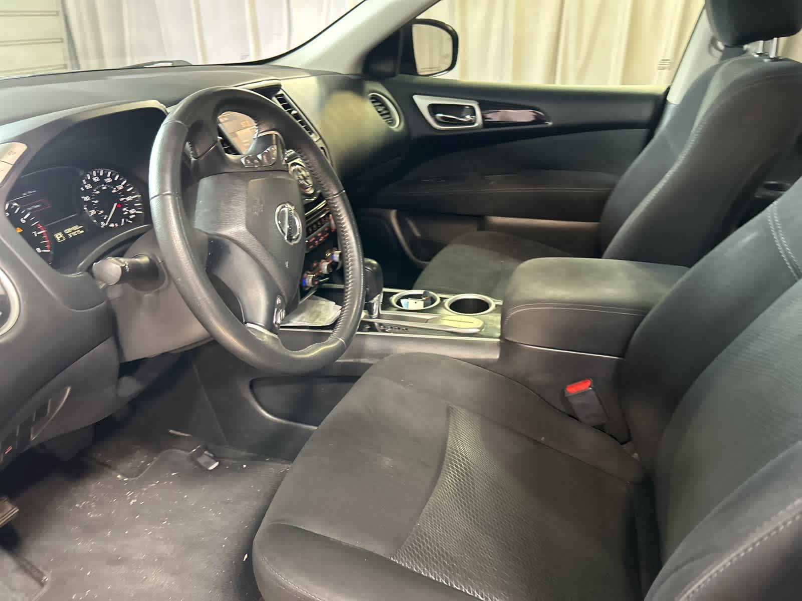 Thumbnail: 2015 Nissan Pathfinder - 26