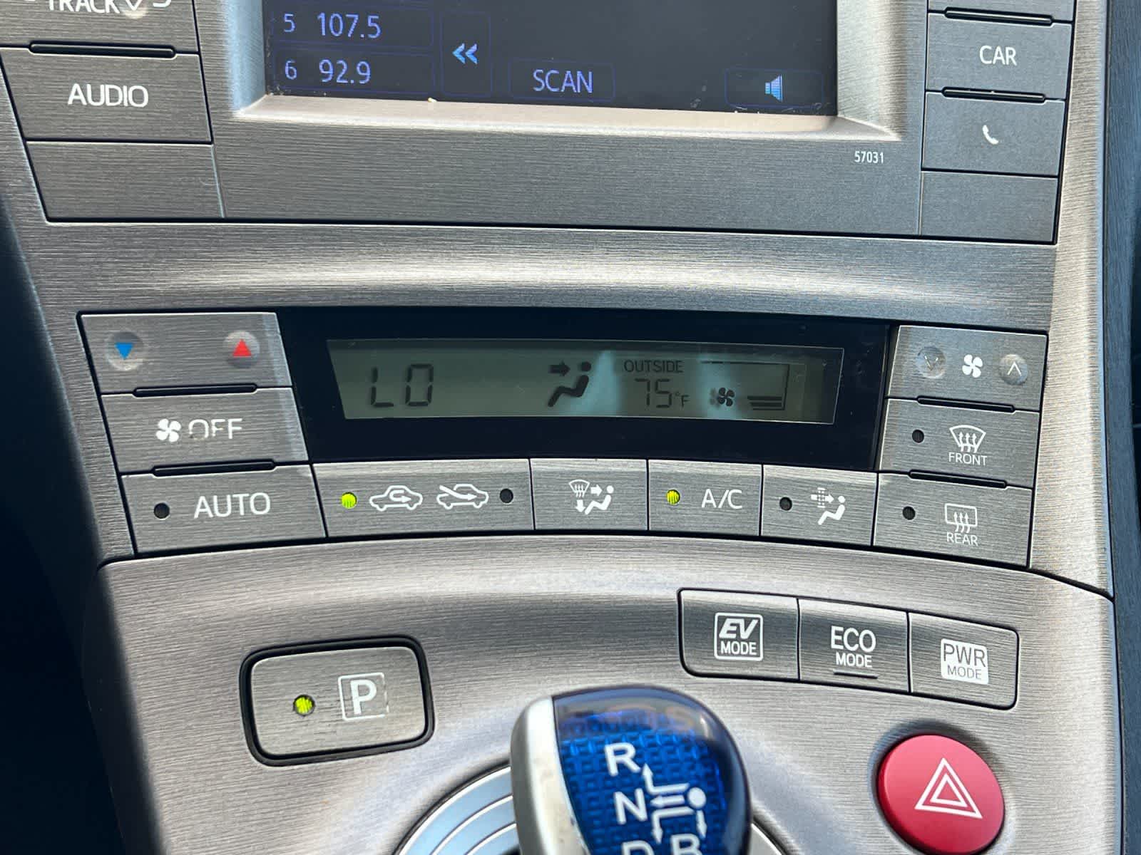 Thumbnail: 2013 Toyota Prius - 21