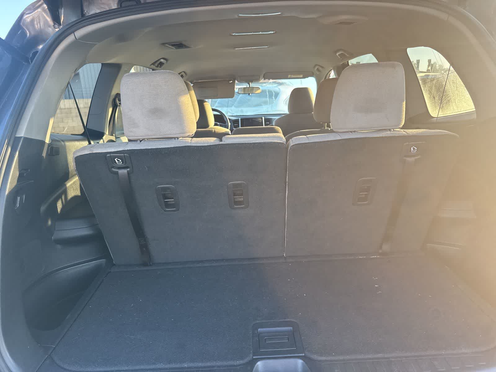 Thumbnail: 2017 Honda Pilot - 13