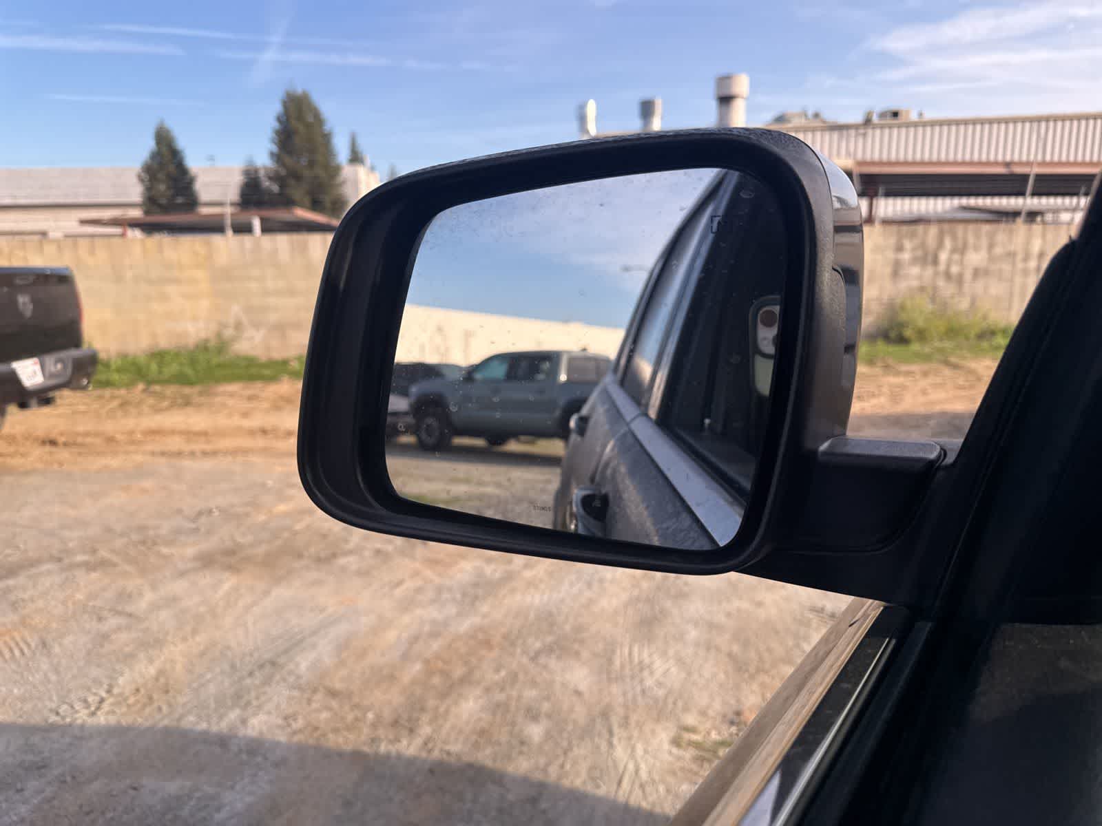 Thumbnail: 2015 Jeep Grand Cherokee - 27