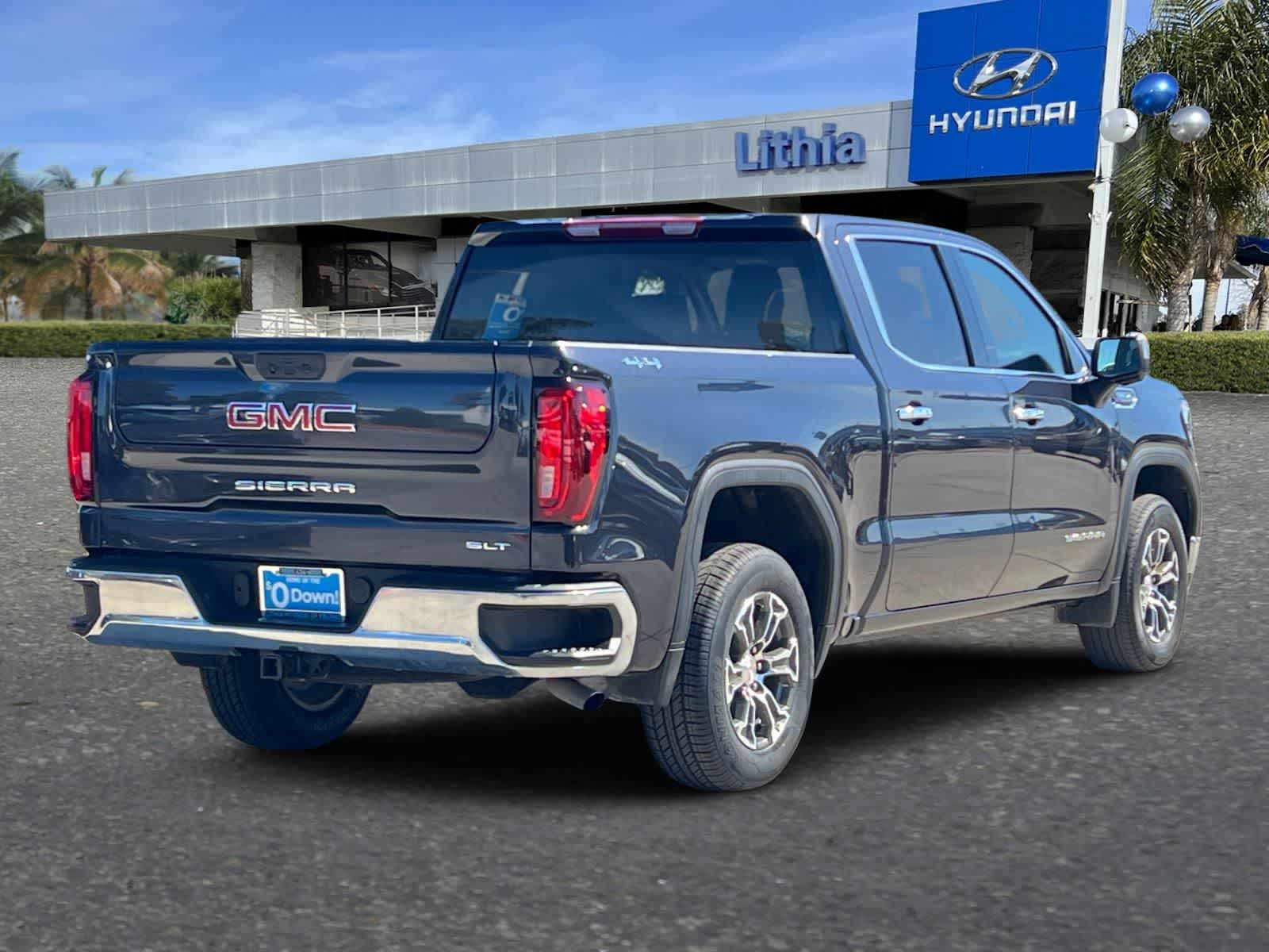 2025 GMC Sierra 1500 SLT photo 2