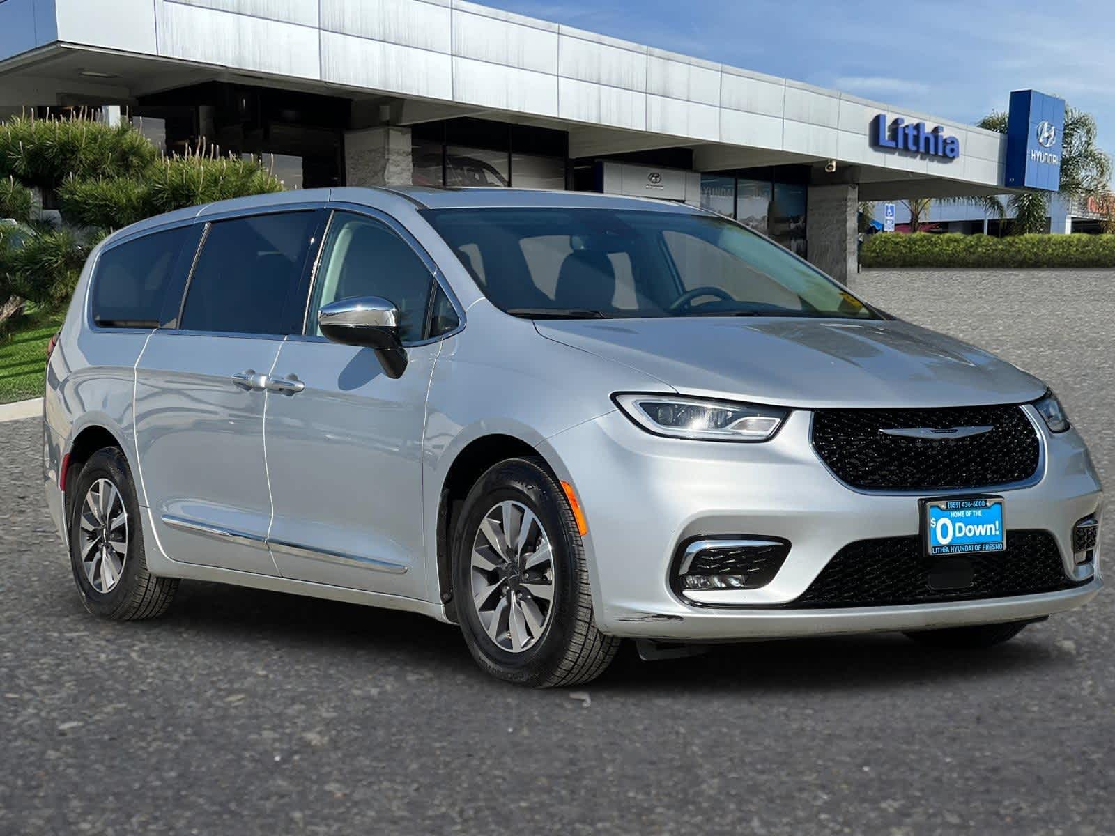 Thumbnail: 2023 Chrysler Pacifica - 10