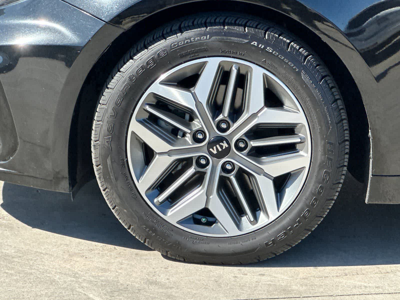 Thumbnail: 2020 Kia Optima - 25