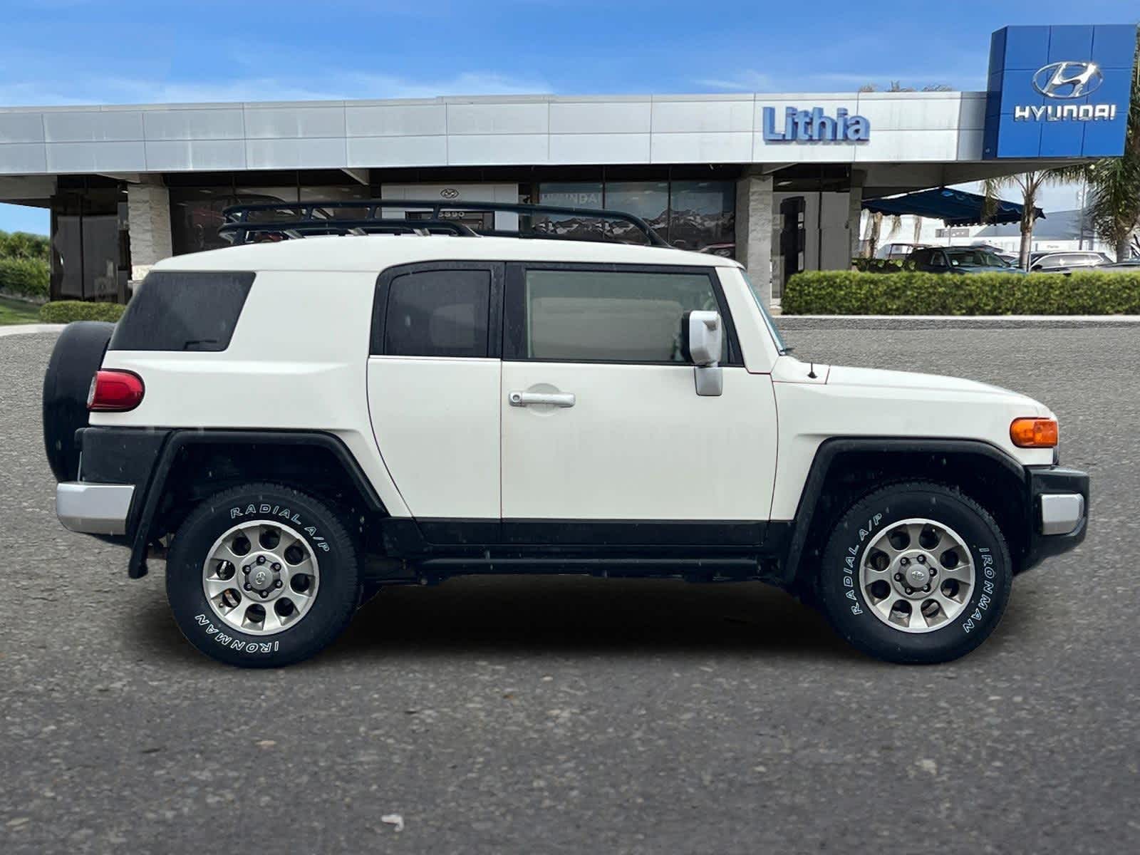 Thumbnail: 2013 Toyota FJ Cruiser - 8