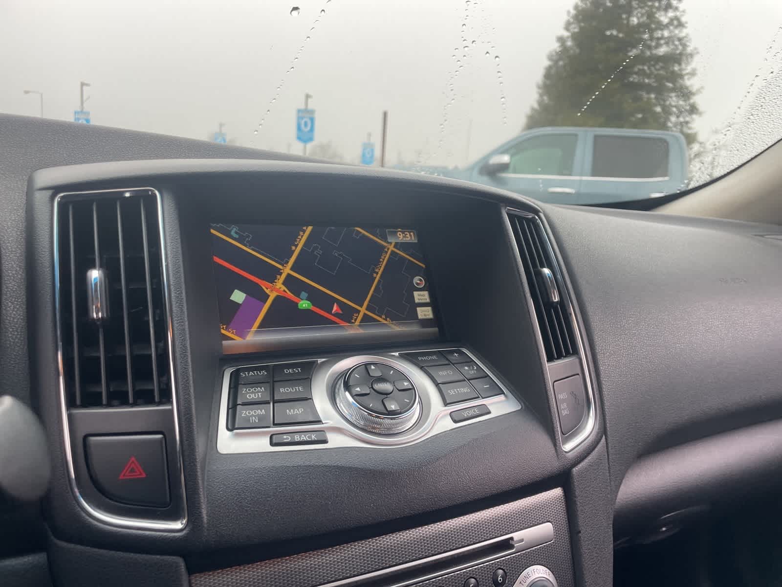 Thumbnail: 2010 Nissan Maxima - 21