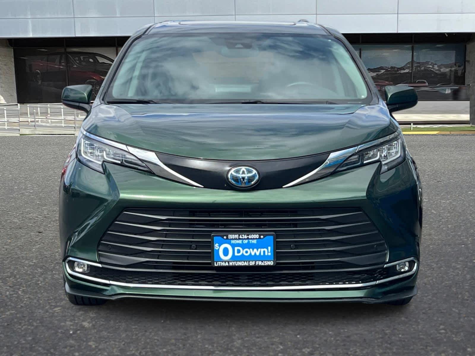Thumbnail: 2023 Toyota Sienna - 10