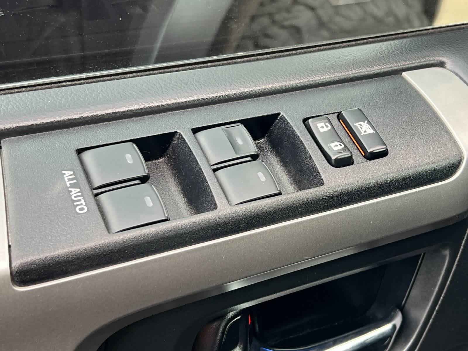 Thumbnail: 2016 Toyota 4Runner - 13