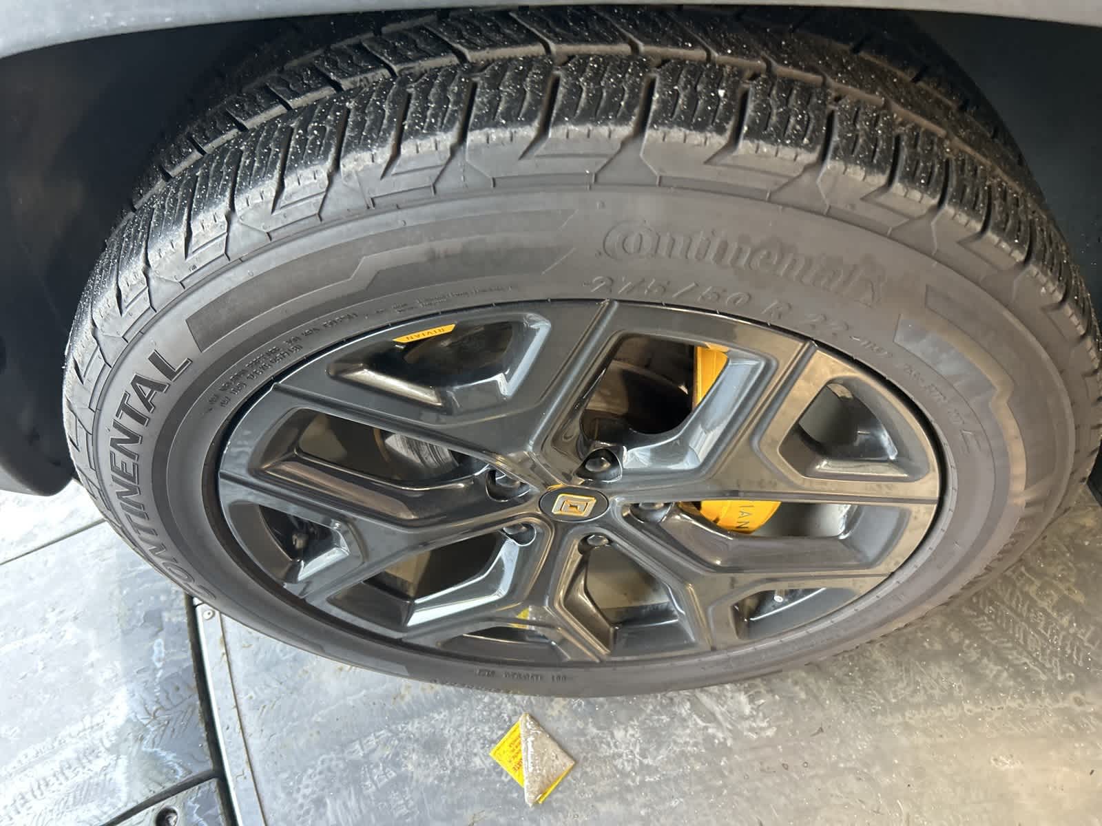 Thumbnail: 2022 Rivian R1T - 17