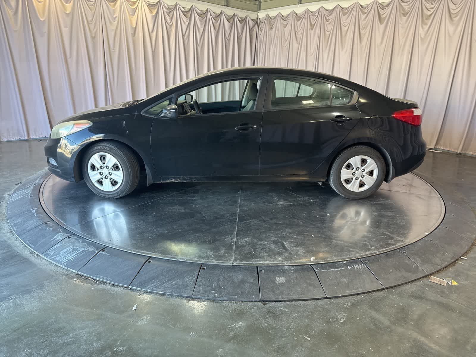 Thumbnail: 2015 Kia Forte - 8