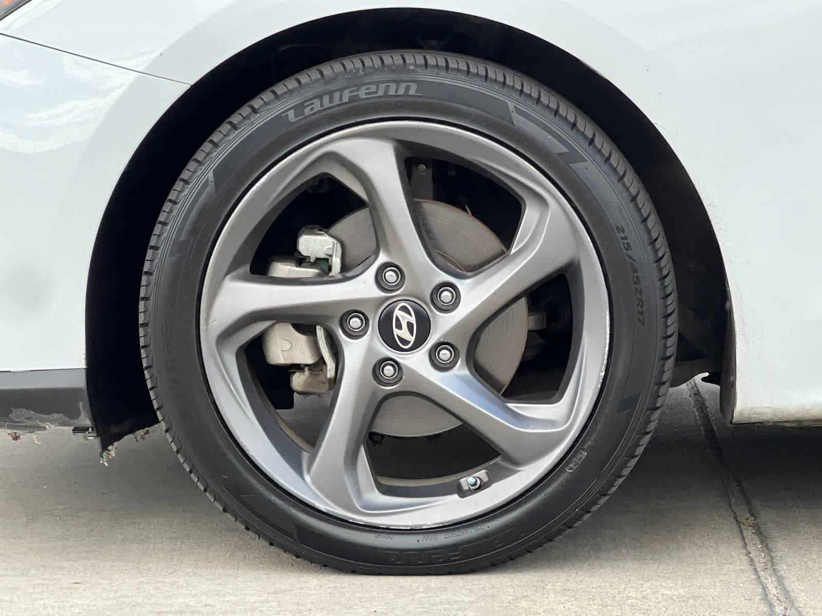 Thumbnail: 2019 Hyundai Veloster - 25