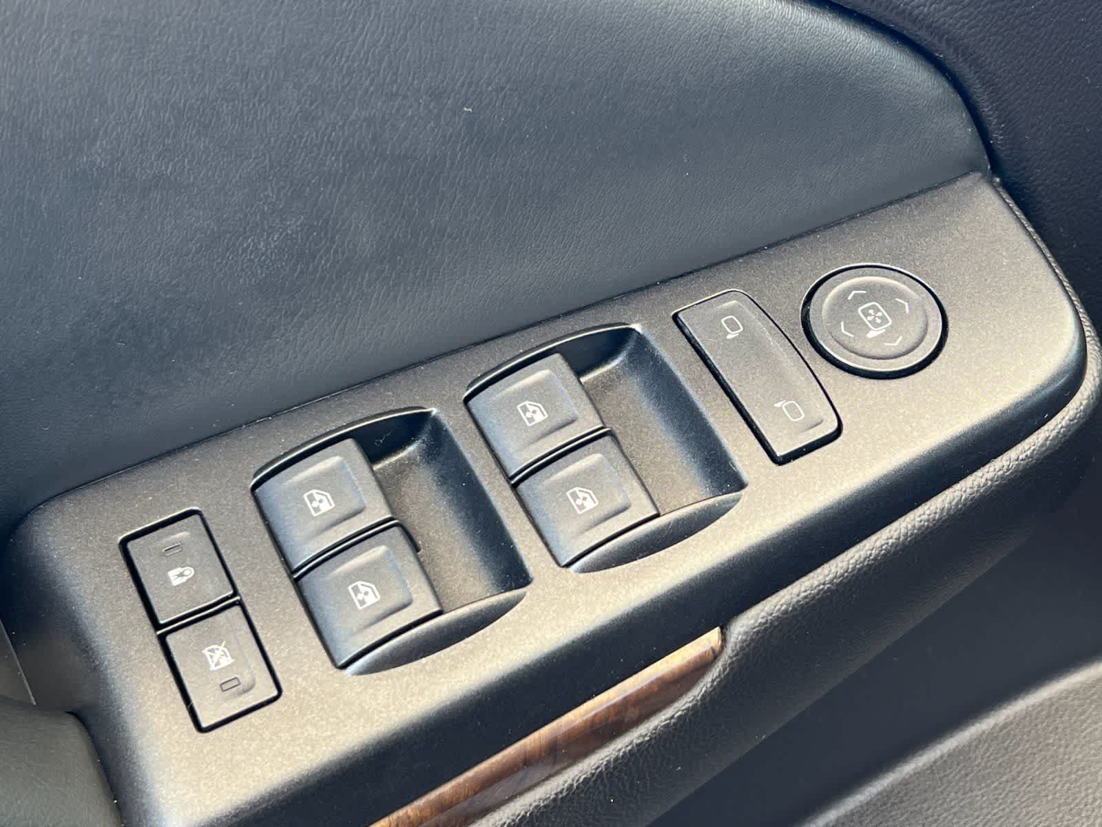 Thumbnail: 2016 Chevrolet Tahoe - 14