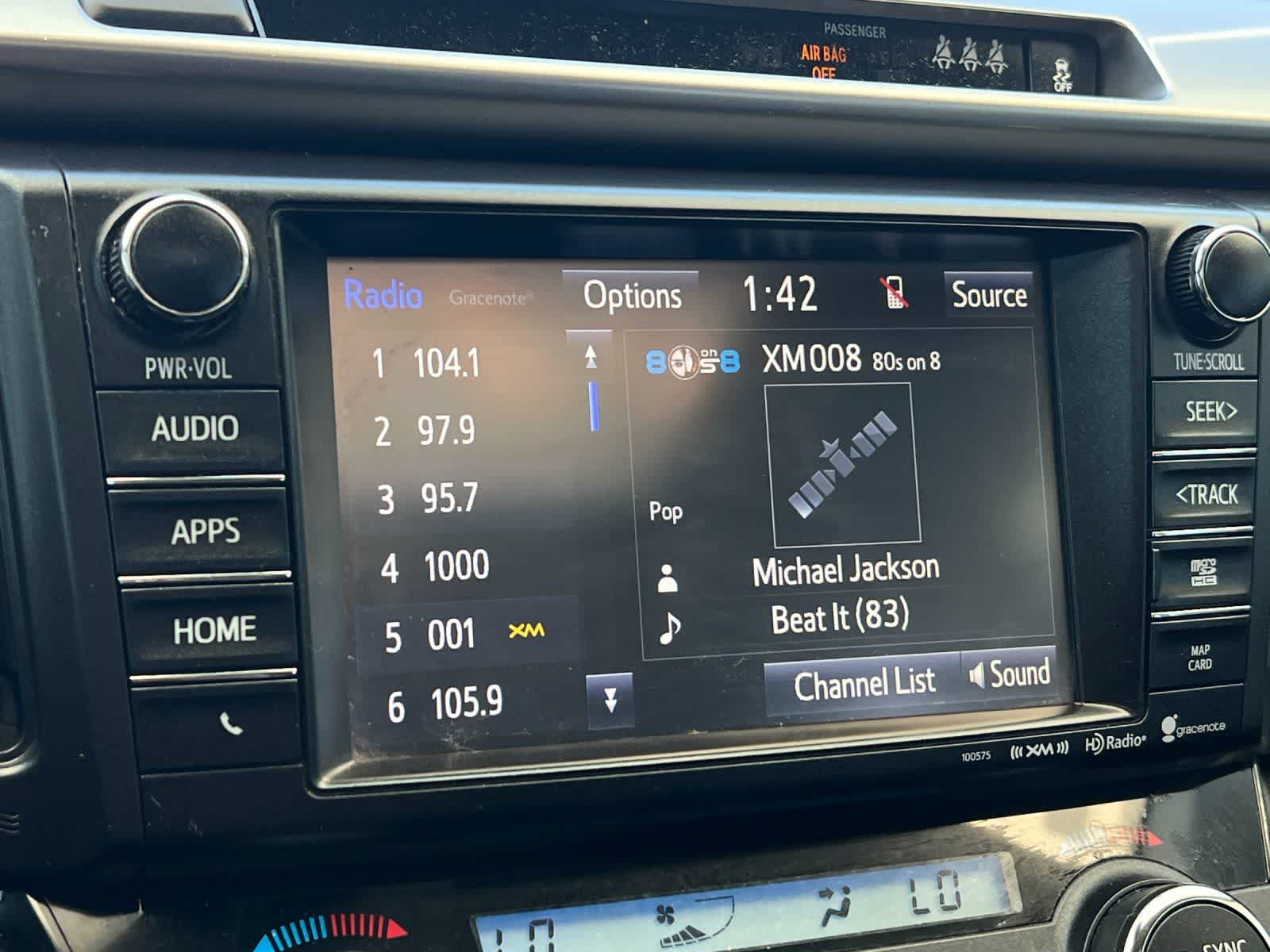 Thumbnail: 2017 Toyota RAV4 - 19