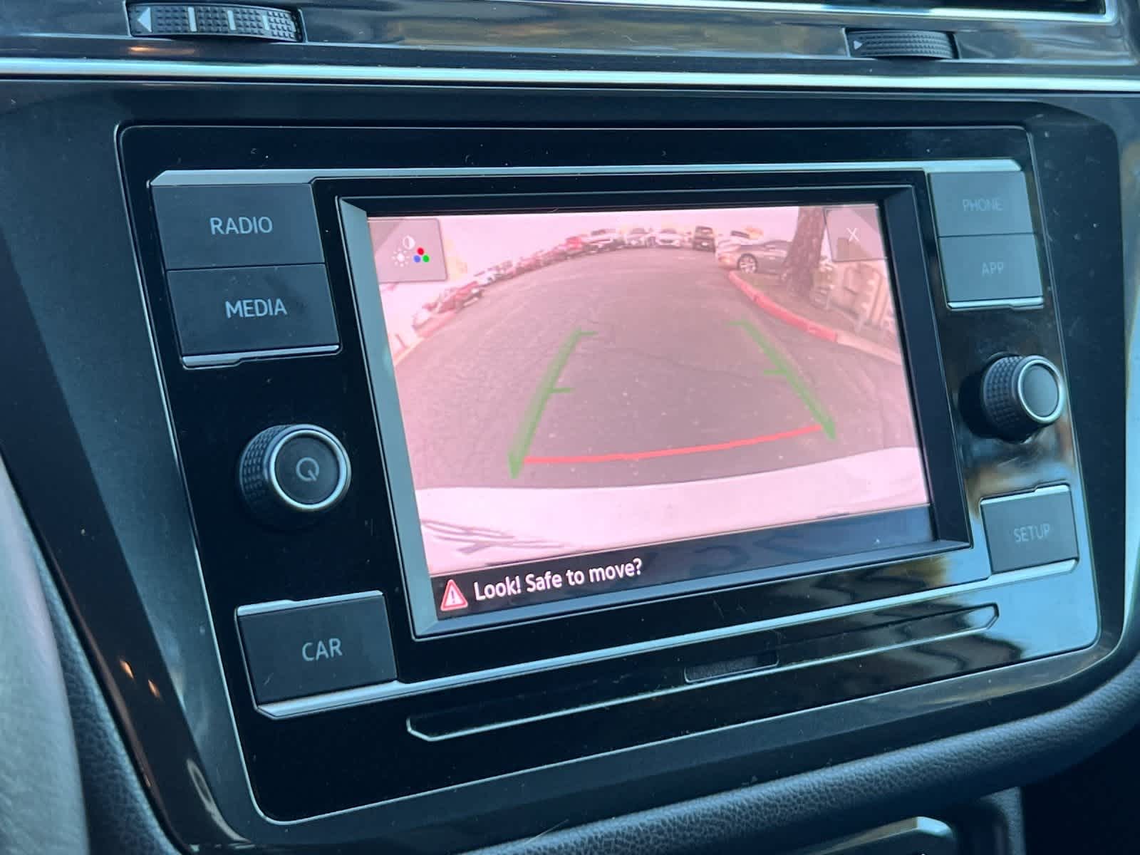 Thumbnail: 2018 Volkswagen Tiguan - 21