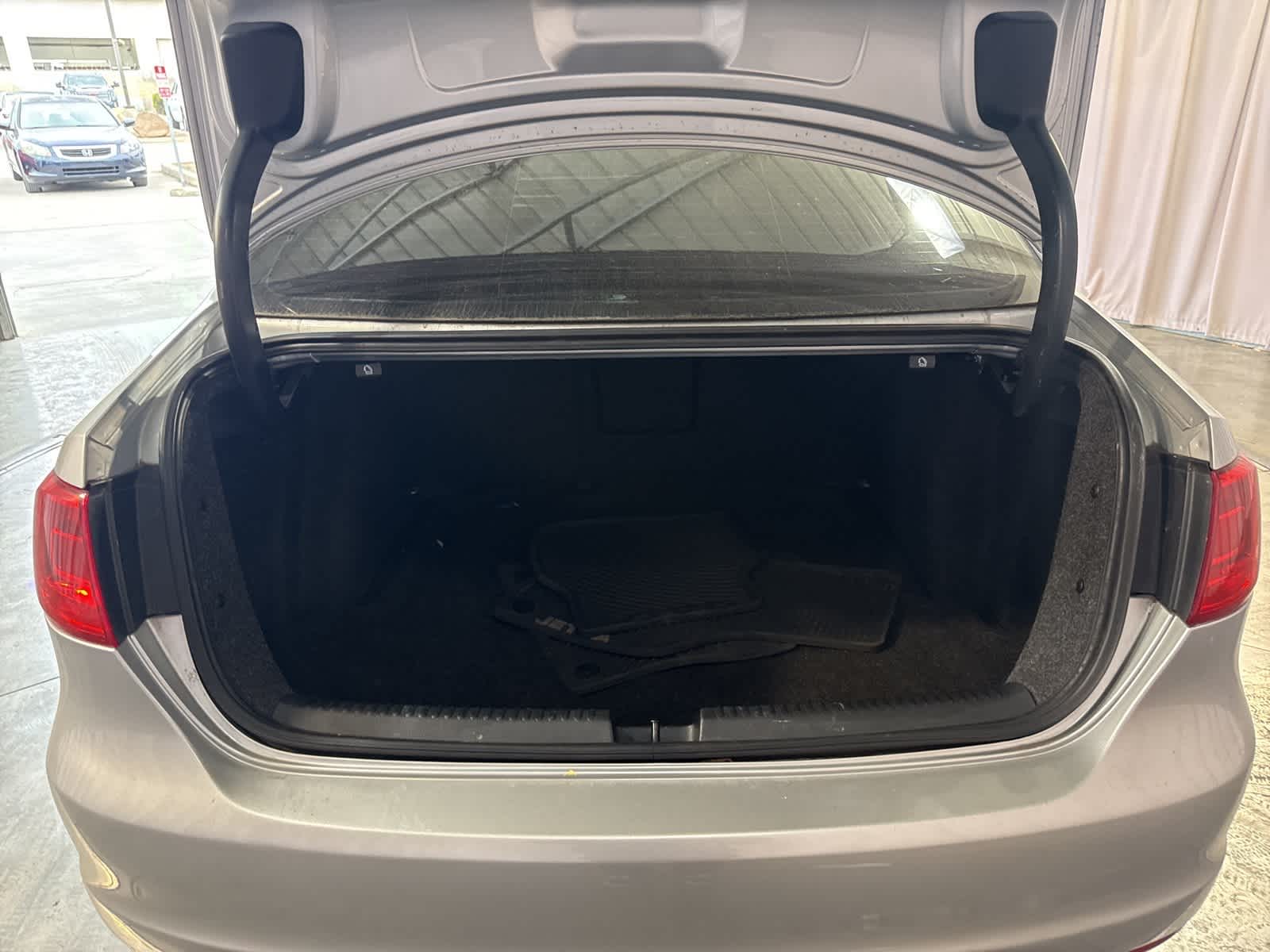 Thumbnail: 2014 Volkswagen Jetta - 14