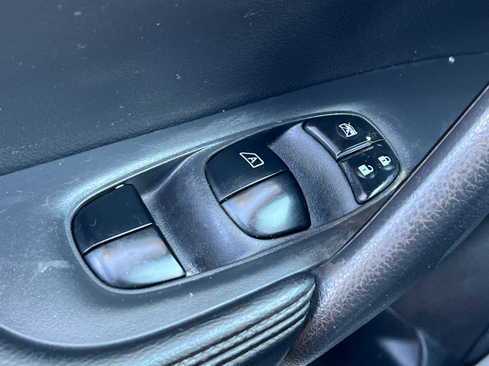 Thumbnail: 2016 Nissan Rogue - 13