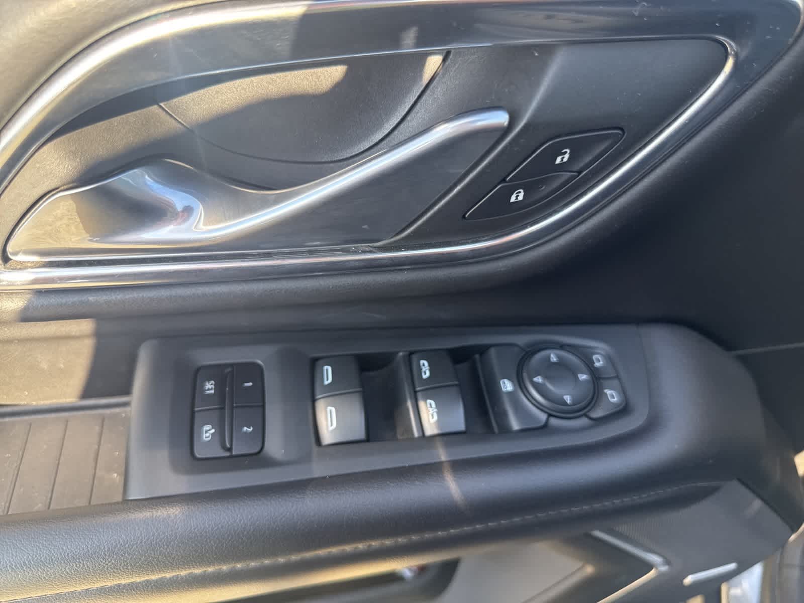 Thumbnail: 2022 Chevrolet Suburban - 18