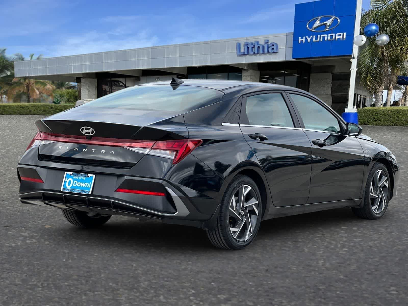 2024 Hyundai Elantra SEL photo 2