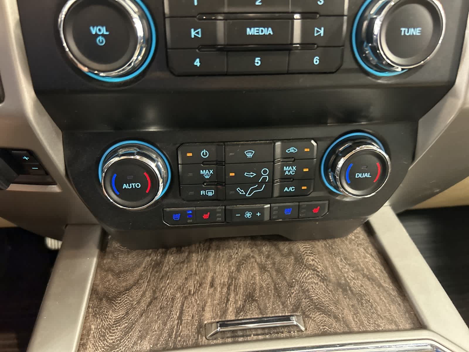 Thumbnail: 2019 Ford F-250 - 29