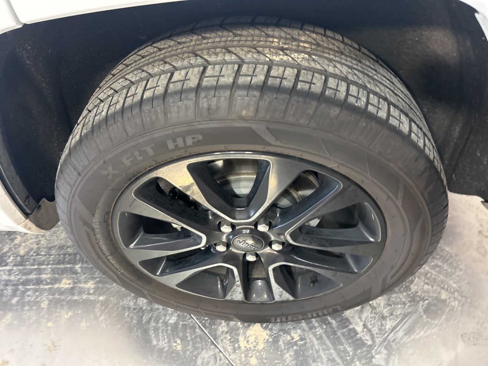 Thumbnail: 2019 Jeep Grand Cherokee - 15