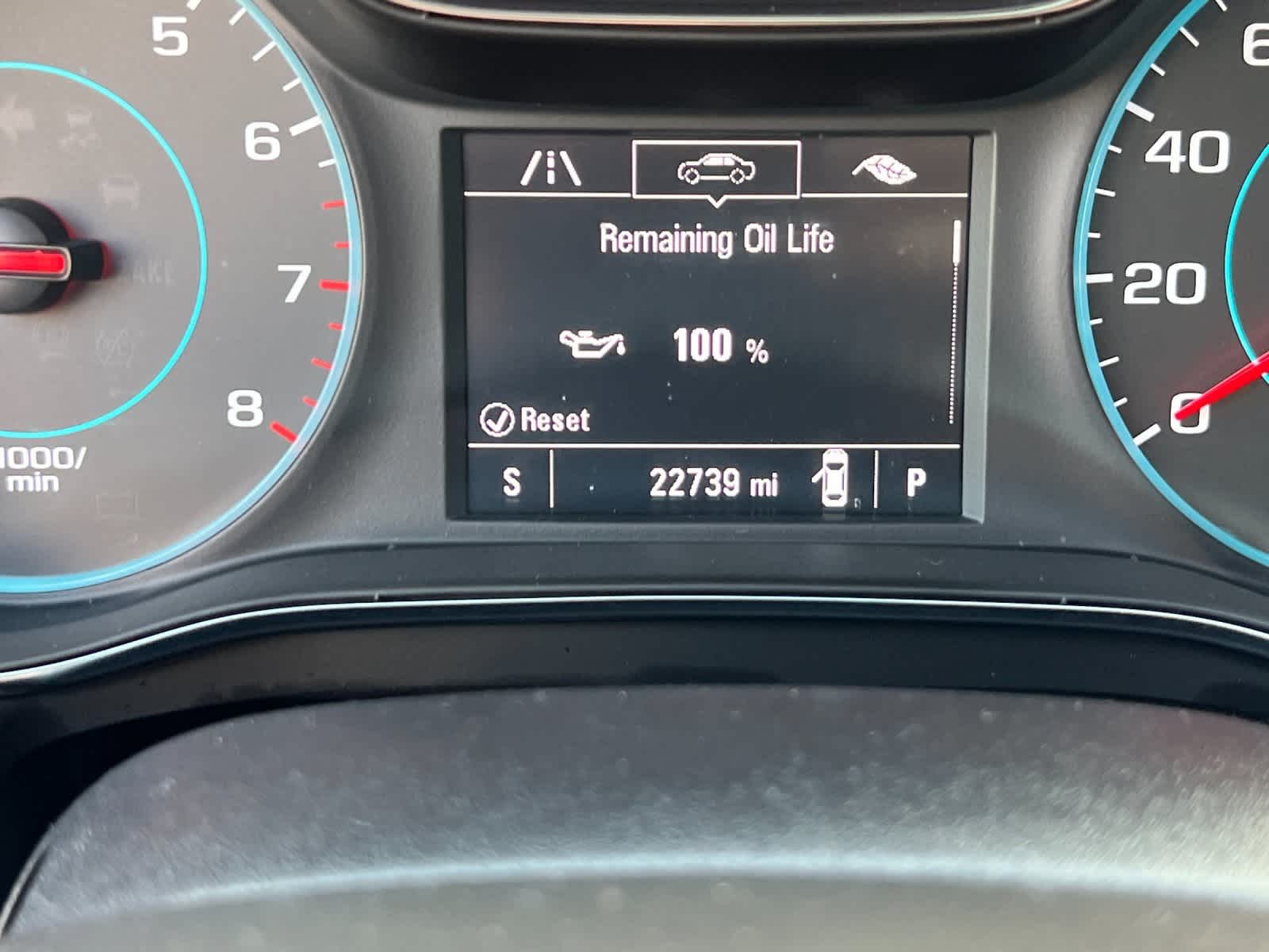 Thumbnail: 2017 Chevrolet Cruze - 24