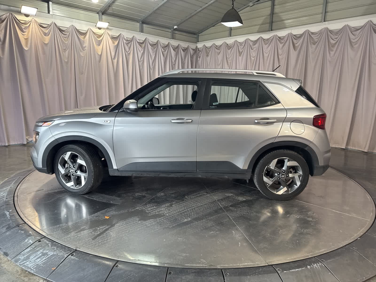 Thumbnail: 2023 Hyundai Venue - 7