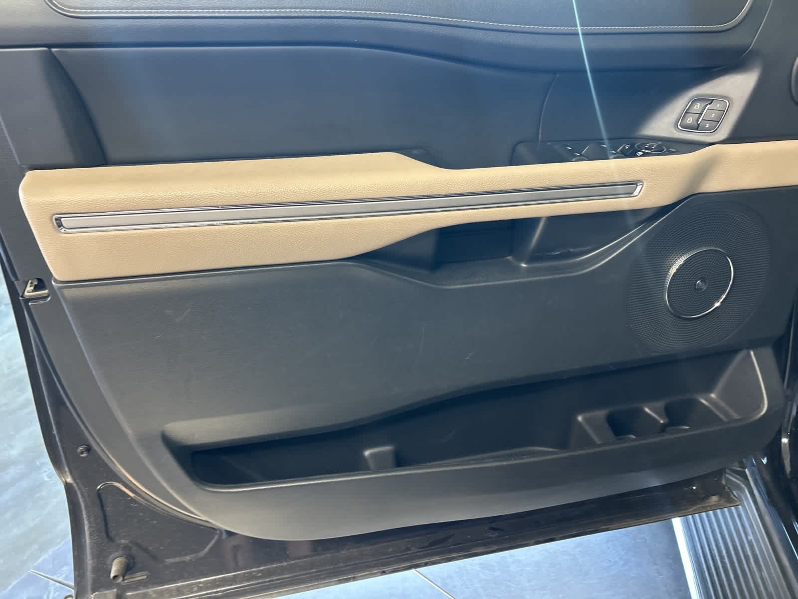 2023 Ford Expedition MAX Limited 23