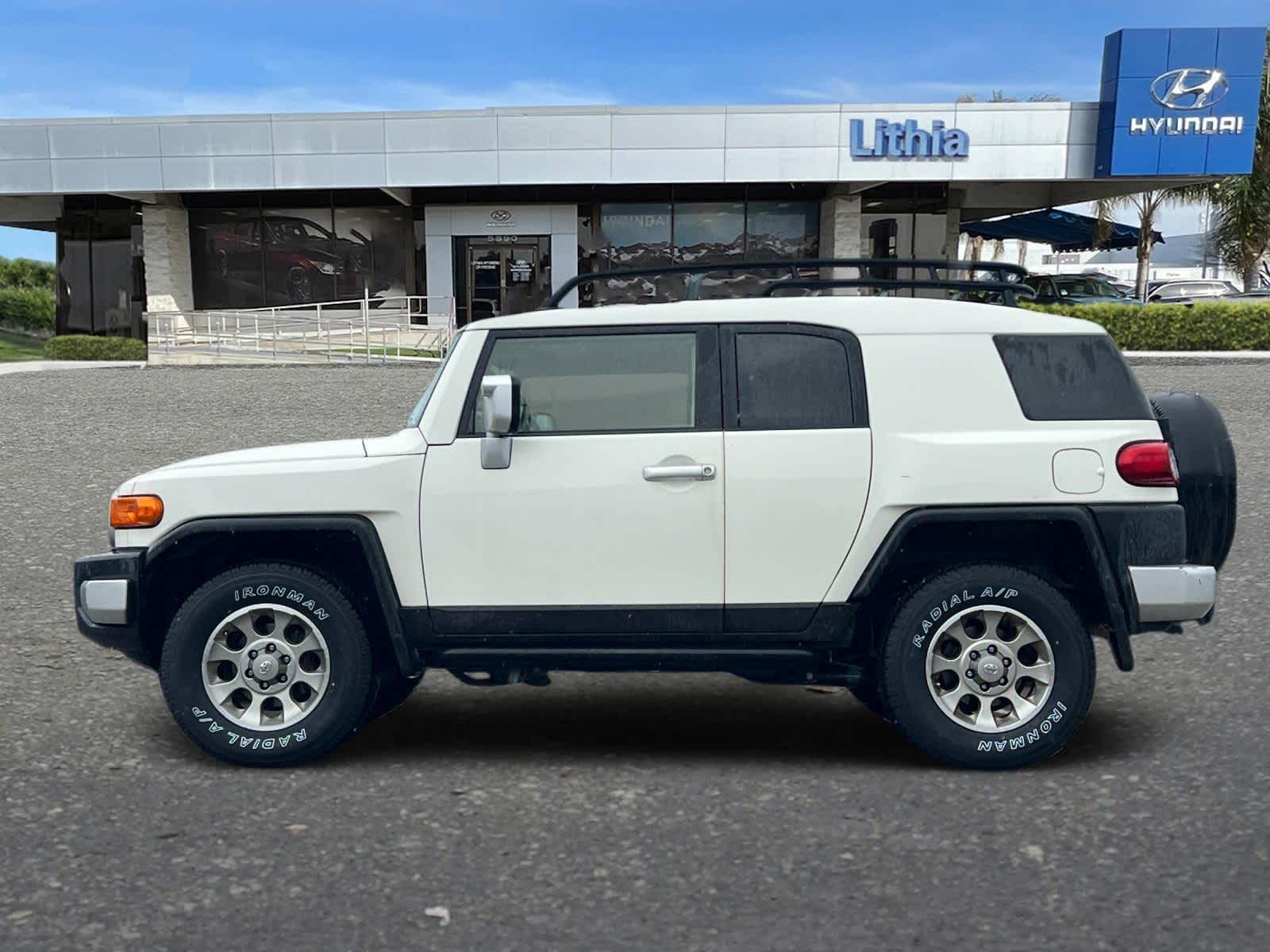 Thumbnail: 2013 Toyota FJ Cruiser - 5