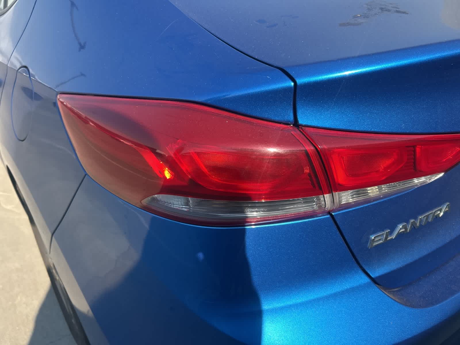 Thumbnail: 2018 Hyundai Elantra - 11