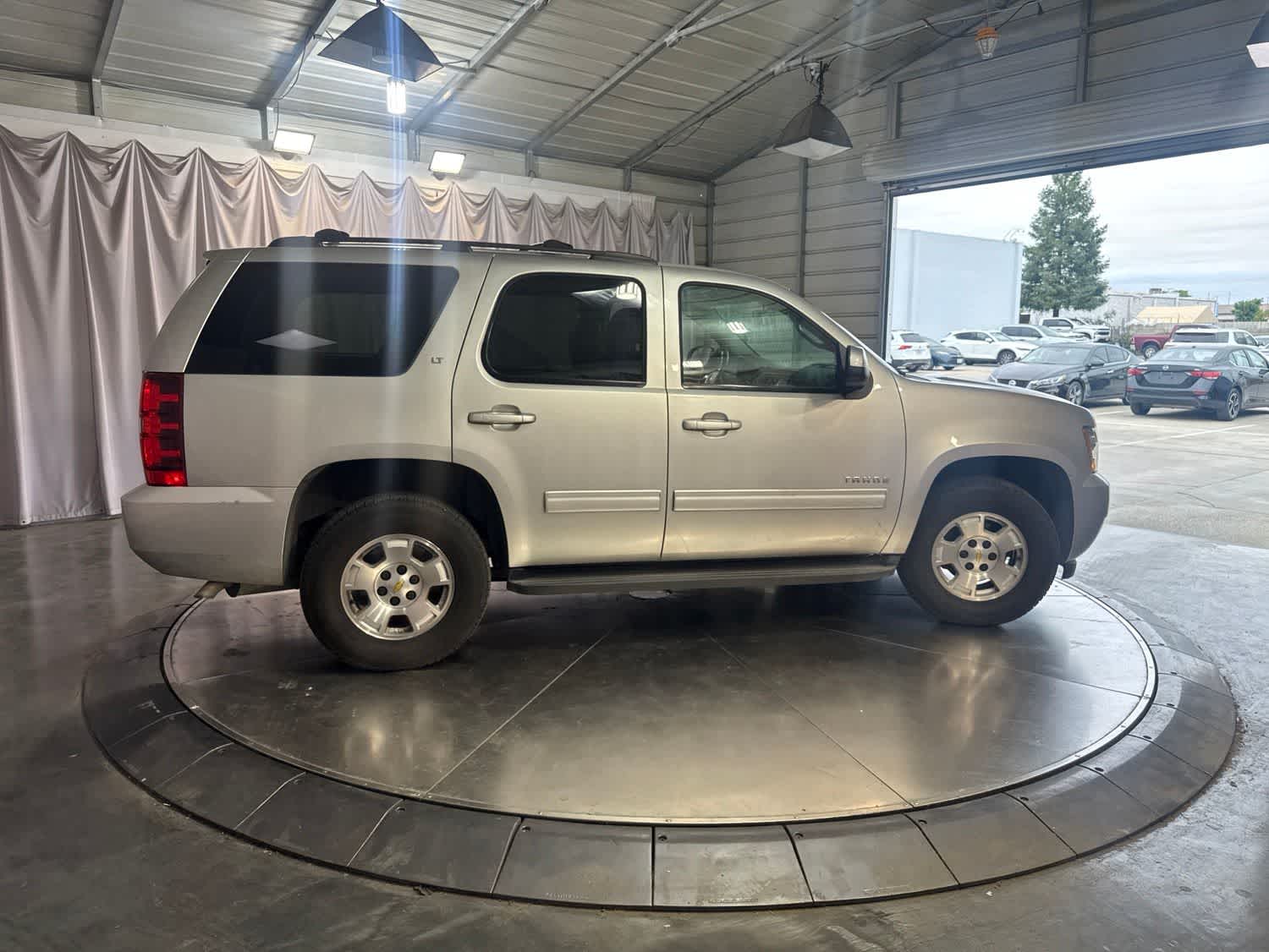 Thumbnail: 2013 Chevrolet Tahoe - 4