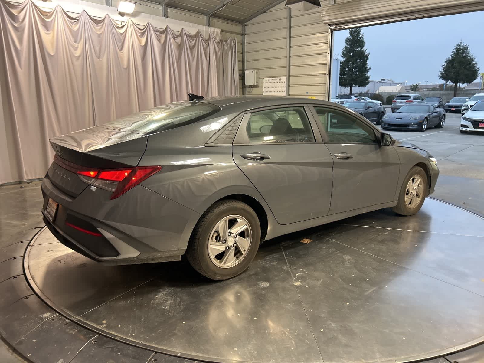 Thumbnail: 2025 Hyundai Elantra - 8