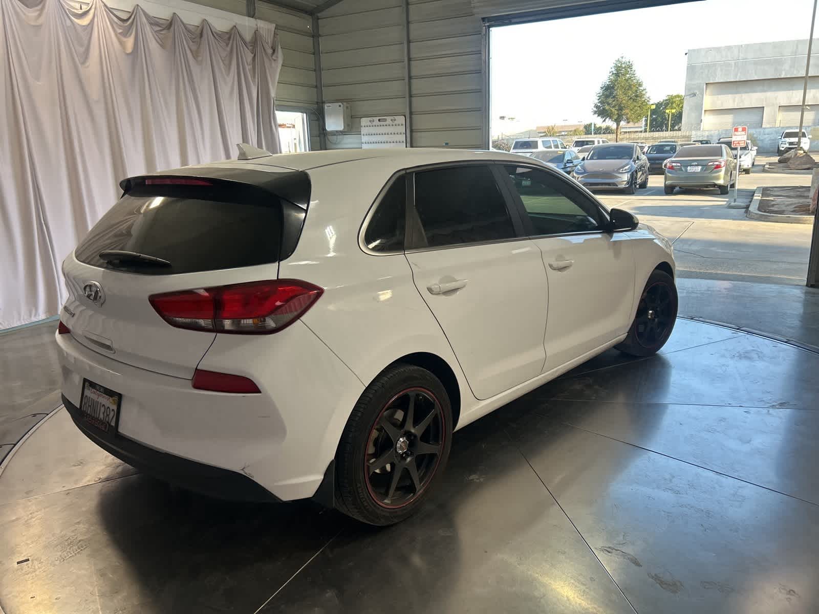 Thumbnail: 2018 Hyundai Elantra - 8