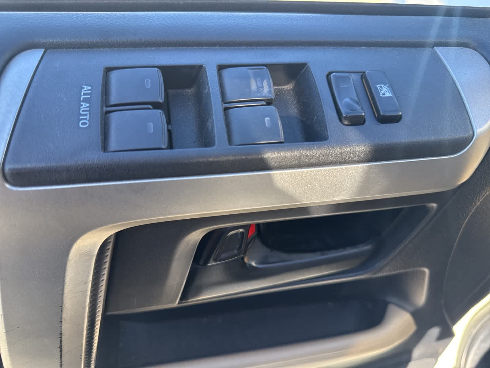 Thumbnail: 2012 Toyota 4Runner - 18