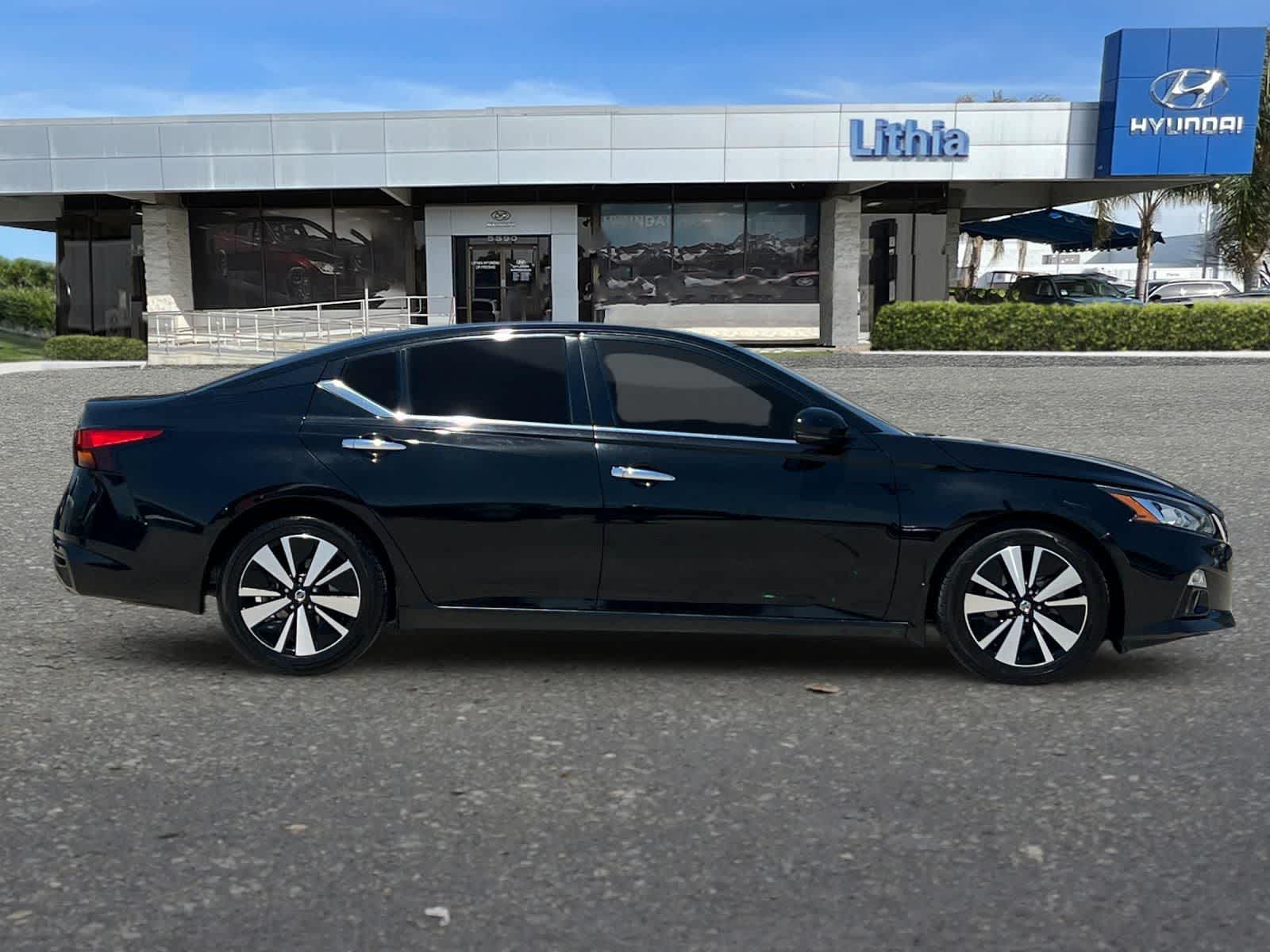Thumbnail: 2021 Nissan Altima - 9