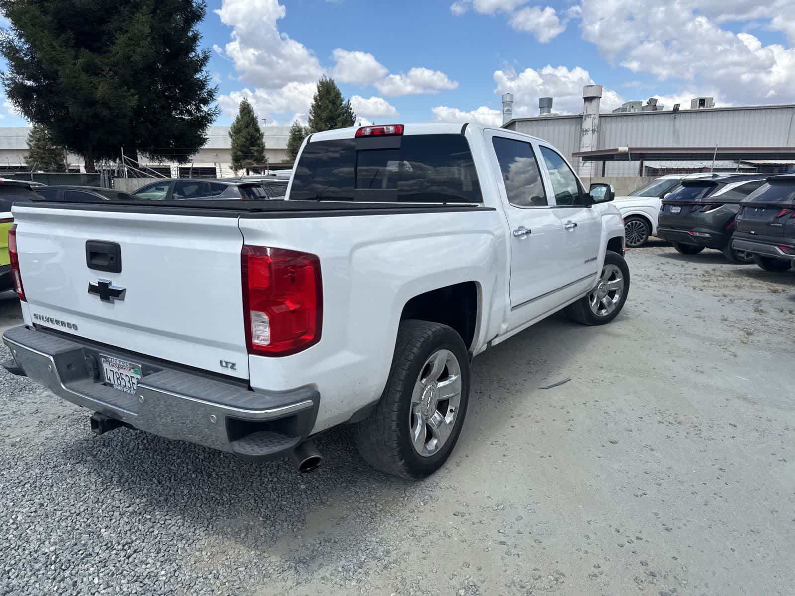 Thumbnail: 2017 Chevrolet Silverado 1500 - 4