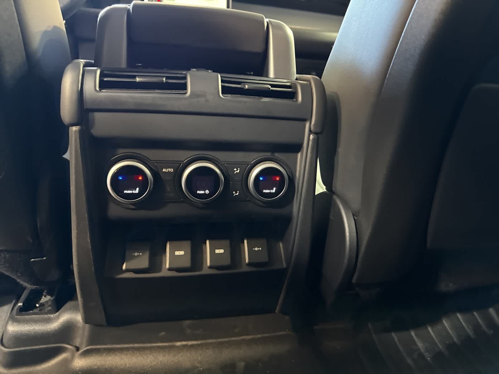 Thumbnail: 2020 Land Rover Defender - 19