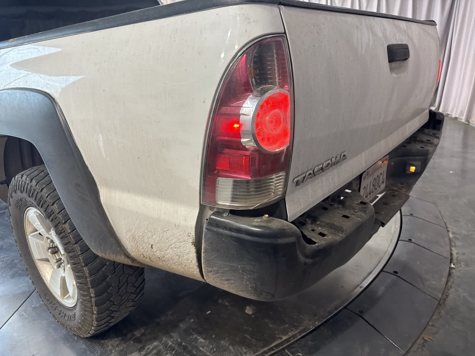 Thumbnail: 2015 Toyota Tacoma - 10