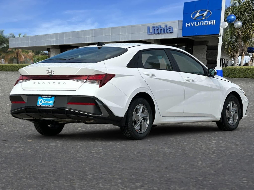 New 2026 Hyundai Elantra SE Sedan