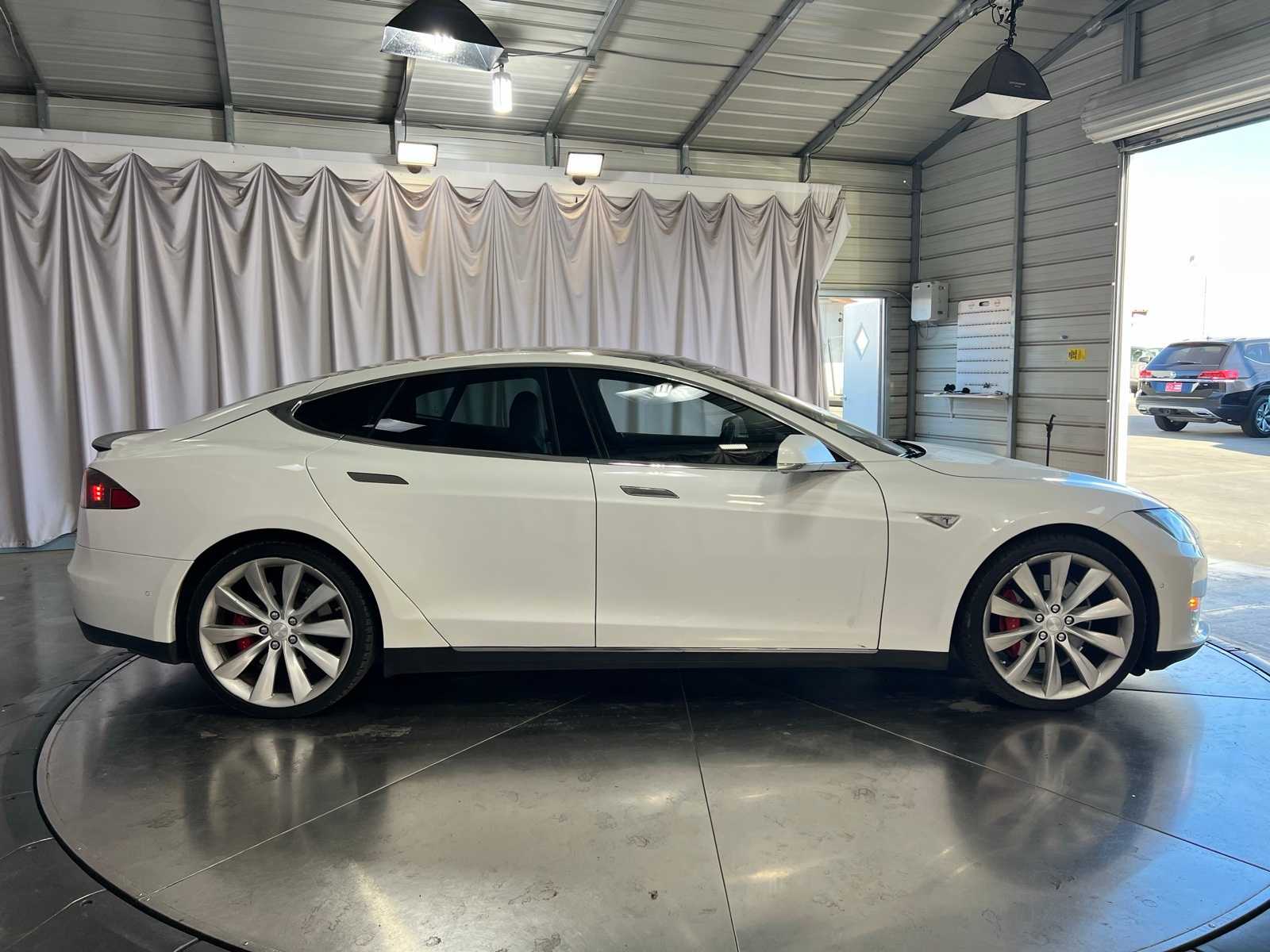 Thumbnail: 2015 Tesla Model S - 8