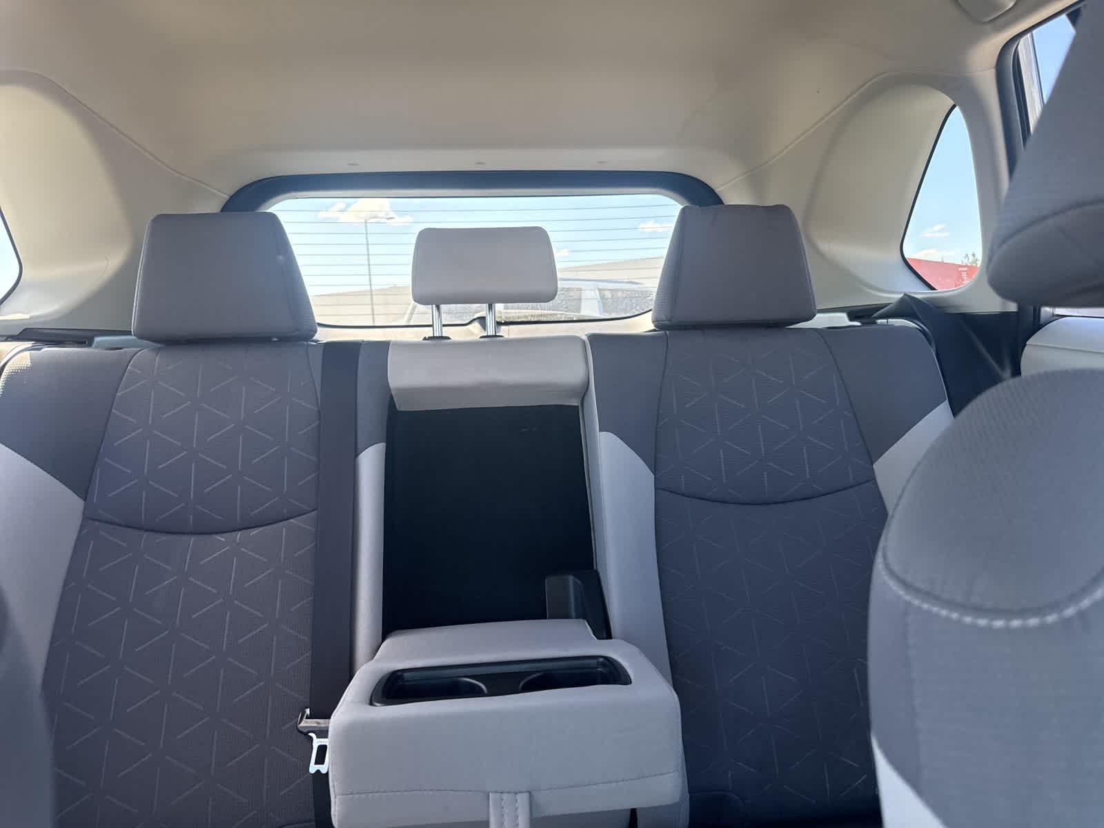 Thumbnail: 2020 Toyota RAV4 - 21