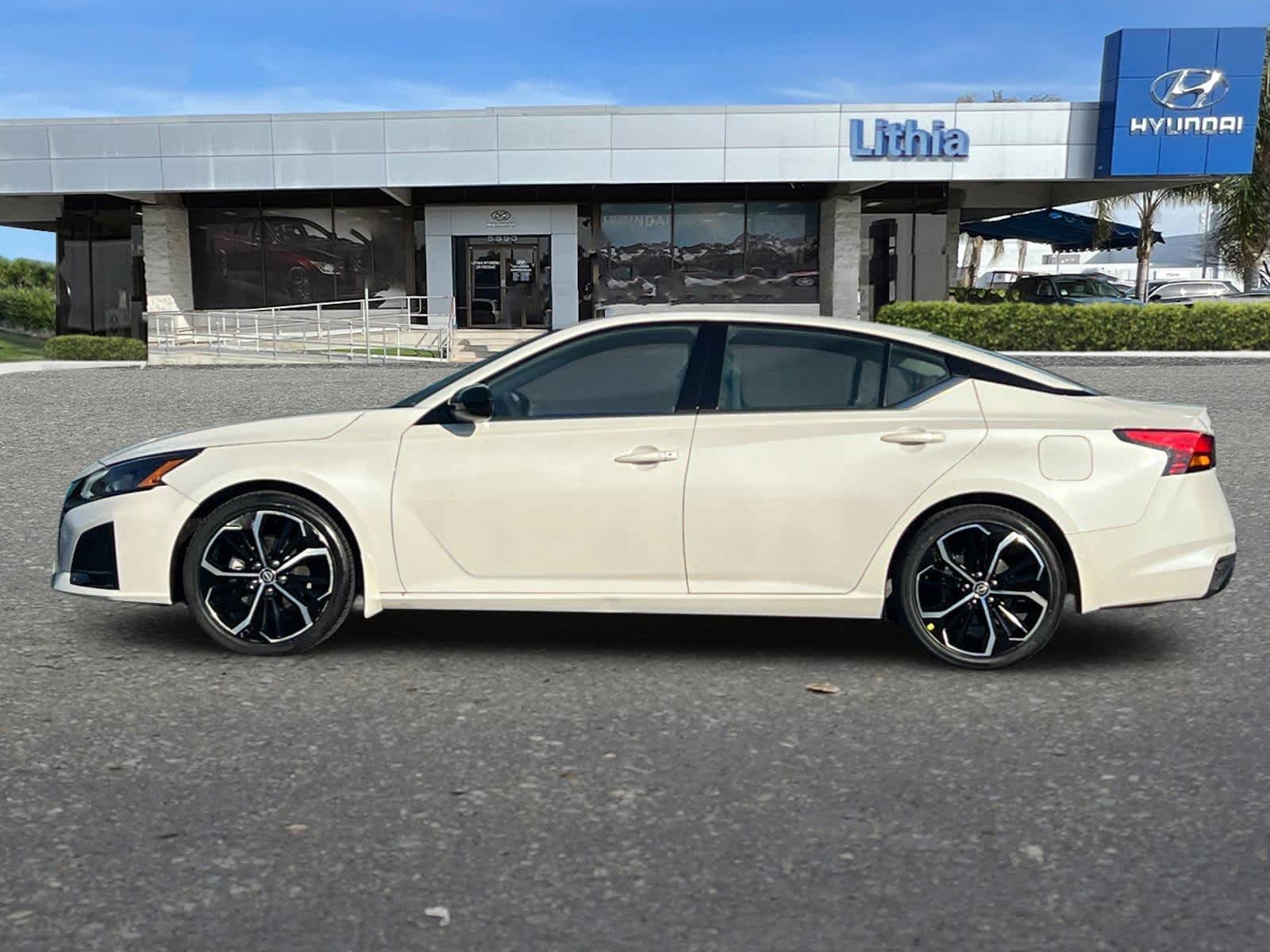 Thumbnail: 2023 Nissan Altima - 5