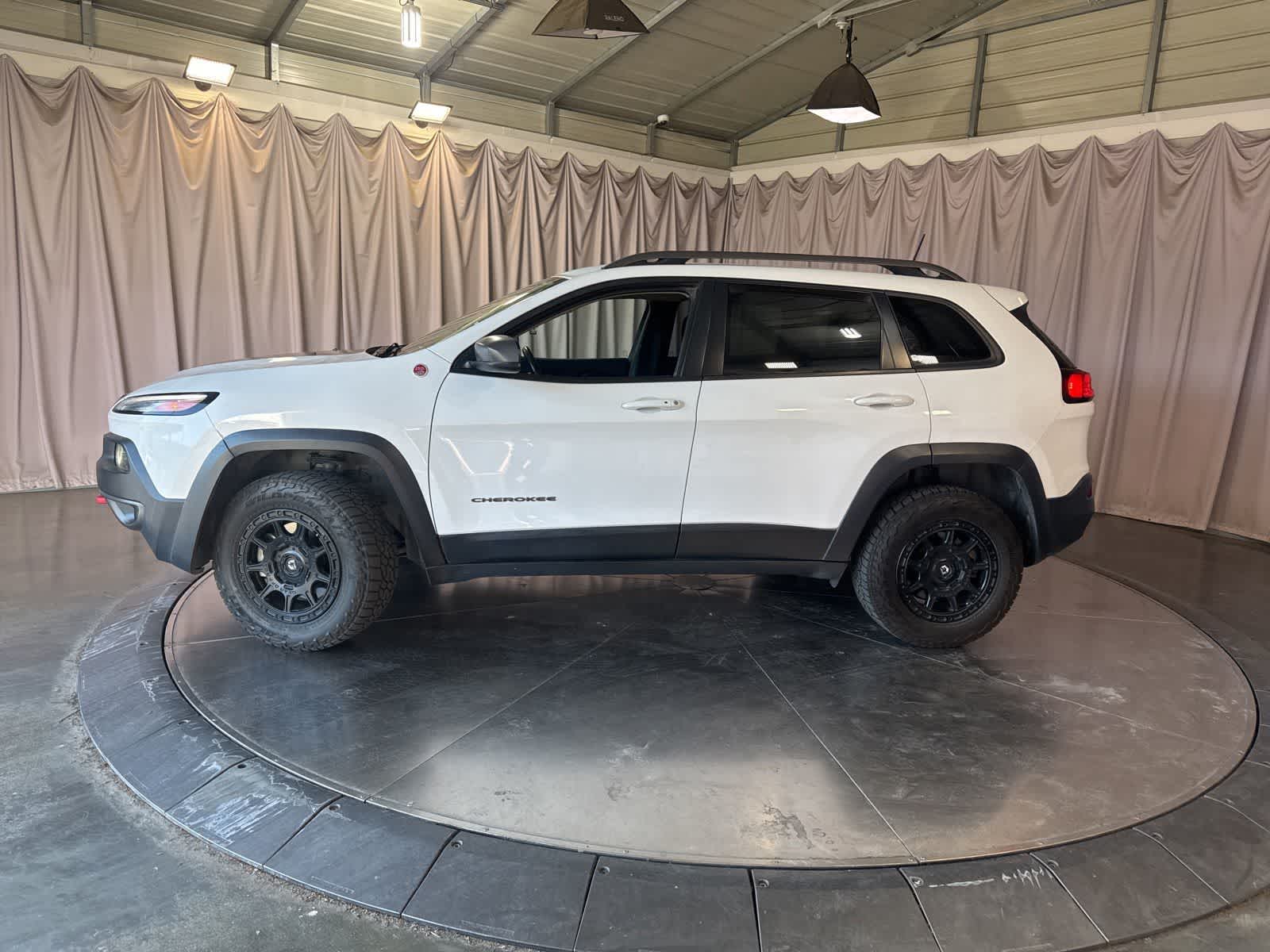 2017 Jeep Cherokee Trailhawk 4x4 photo 3