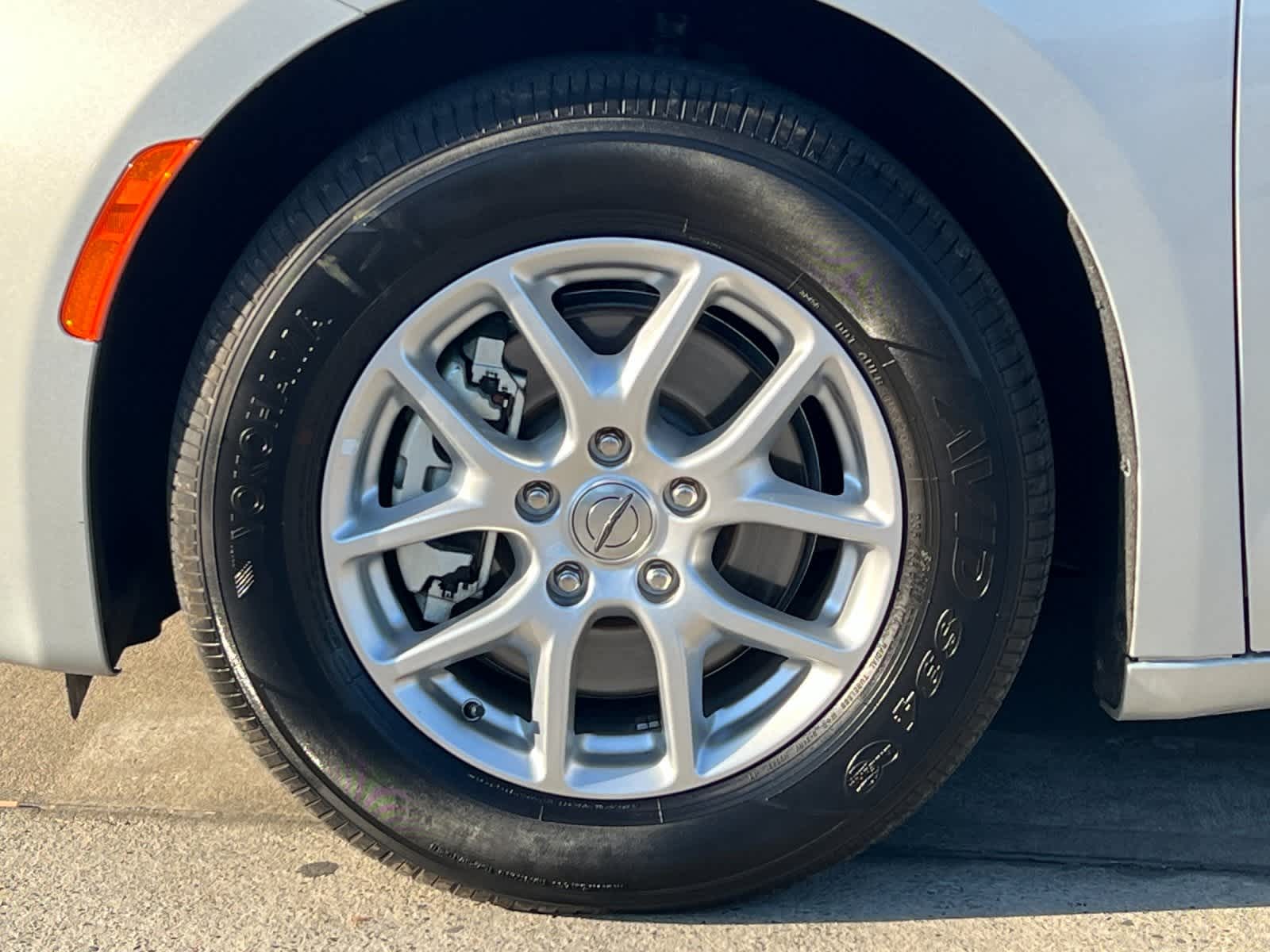 Thumbnail: 2023 Chrysler Voyager - 27