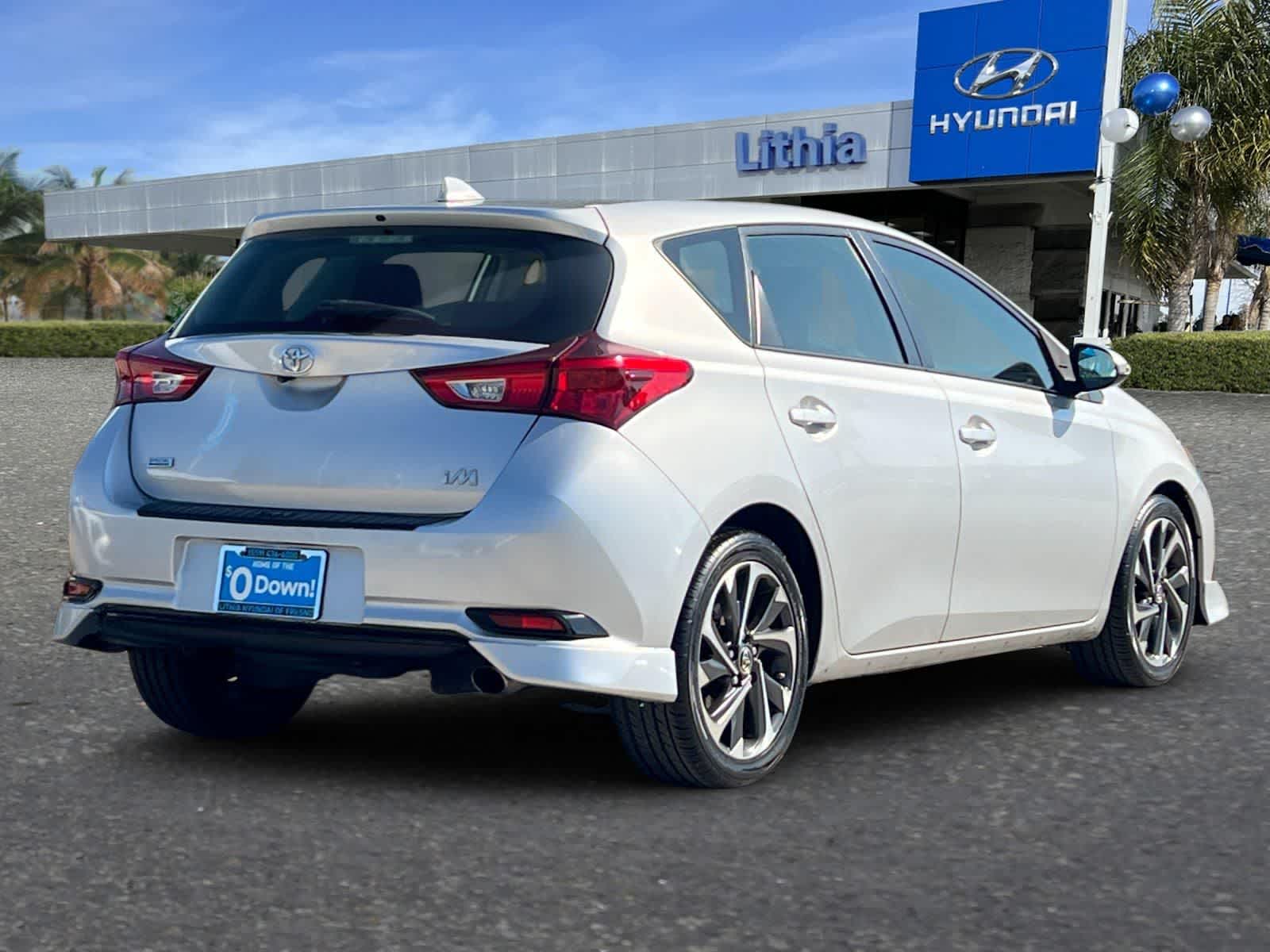 Thumbnail: 2017 Toyota Corolla iM - 3