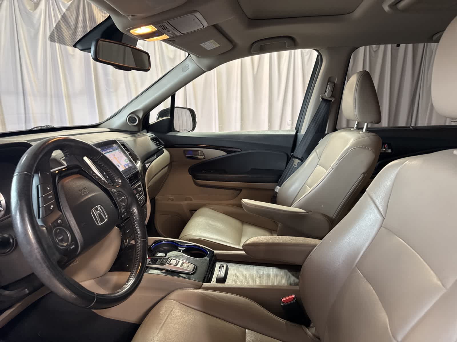 Thumbnail: 2016 Honda Pilot - 17