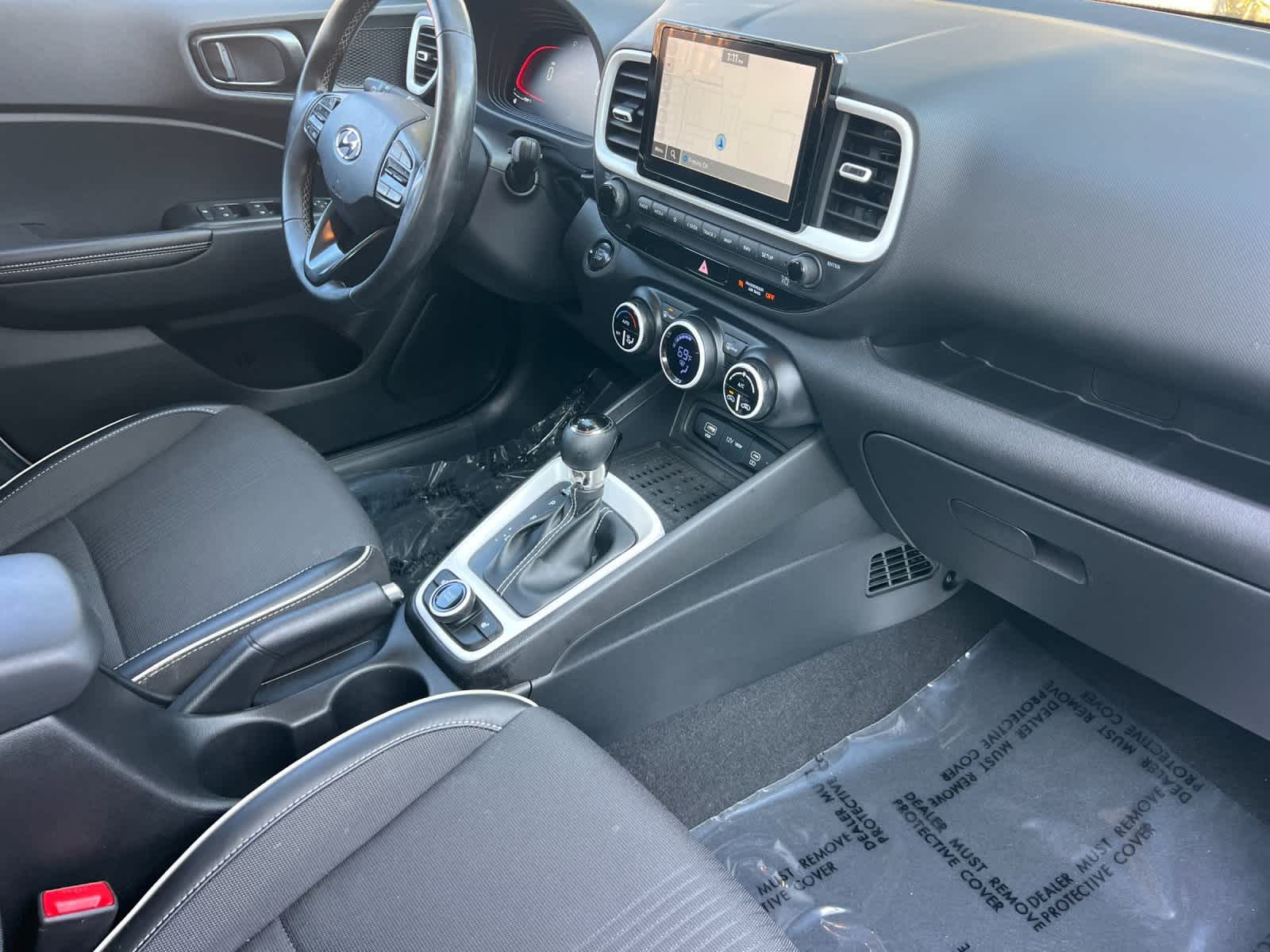 Thumbnail: 2023 Hyundai Venue - 16