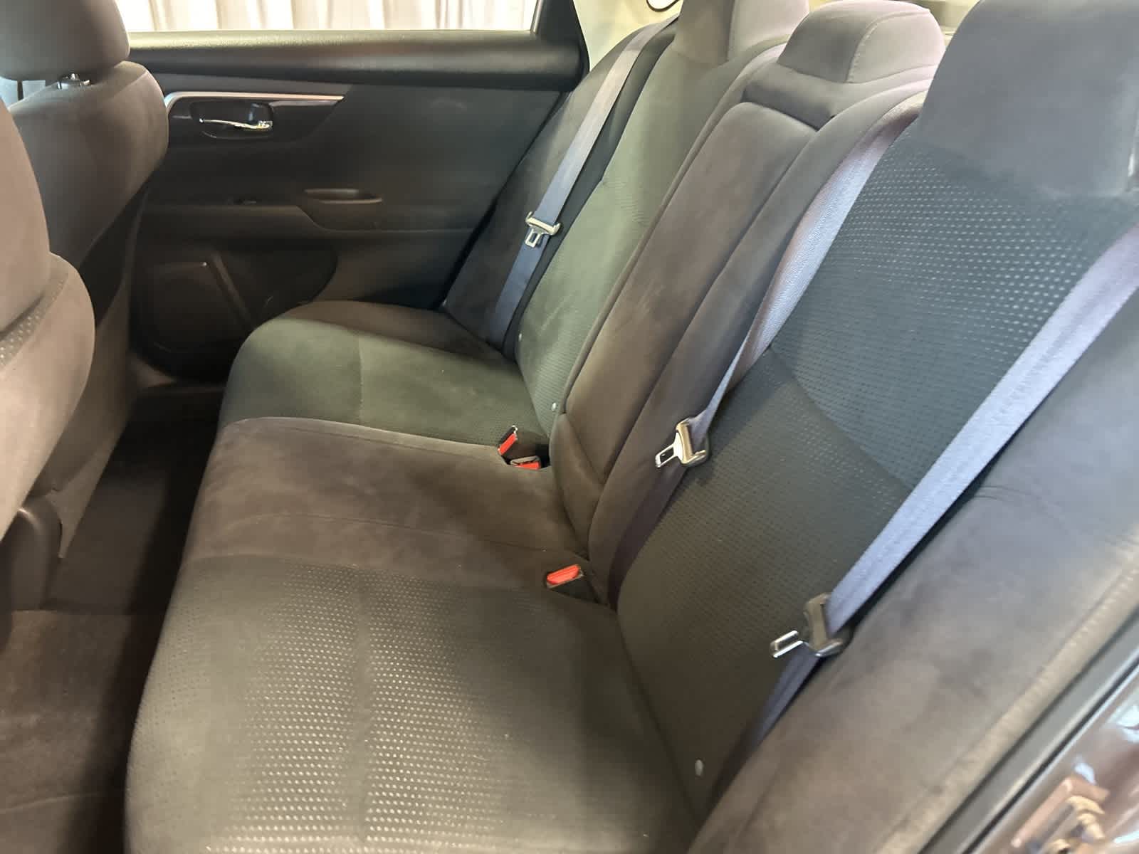 2014 Nissan Altima S 21