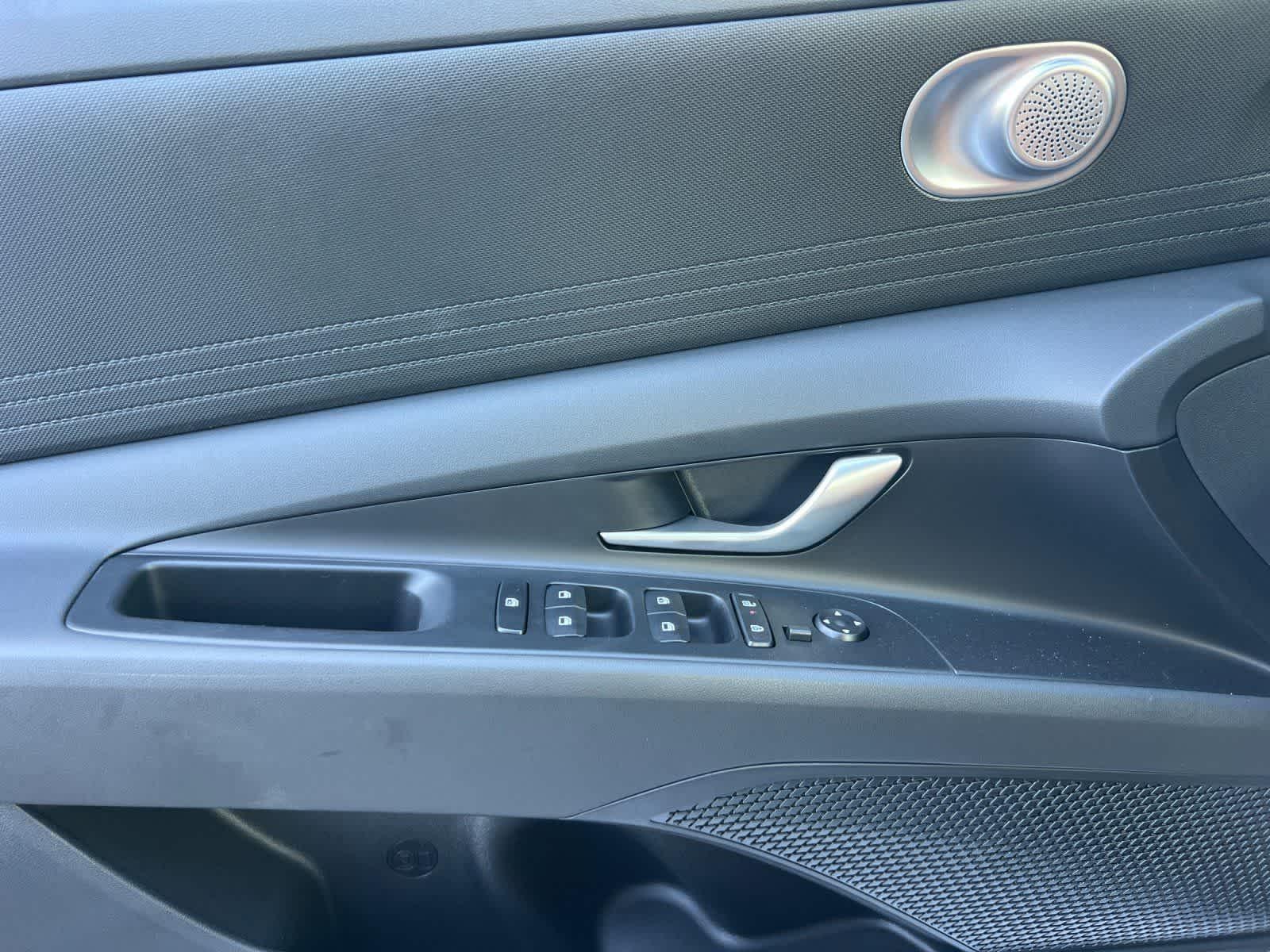 2025 Hyundai Elantra Blue - Photo 12