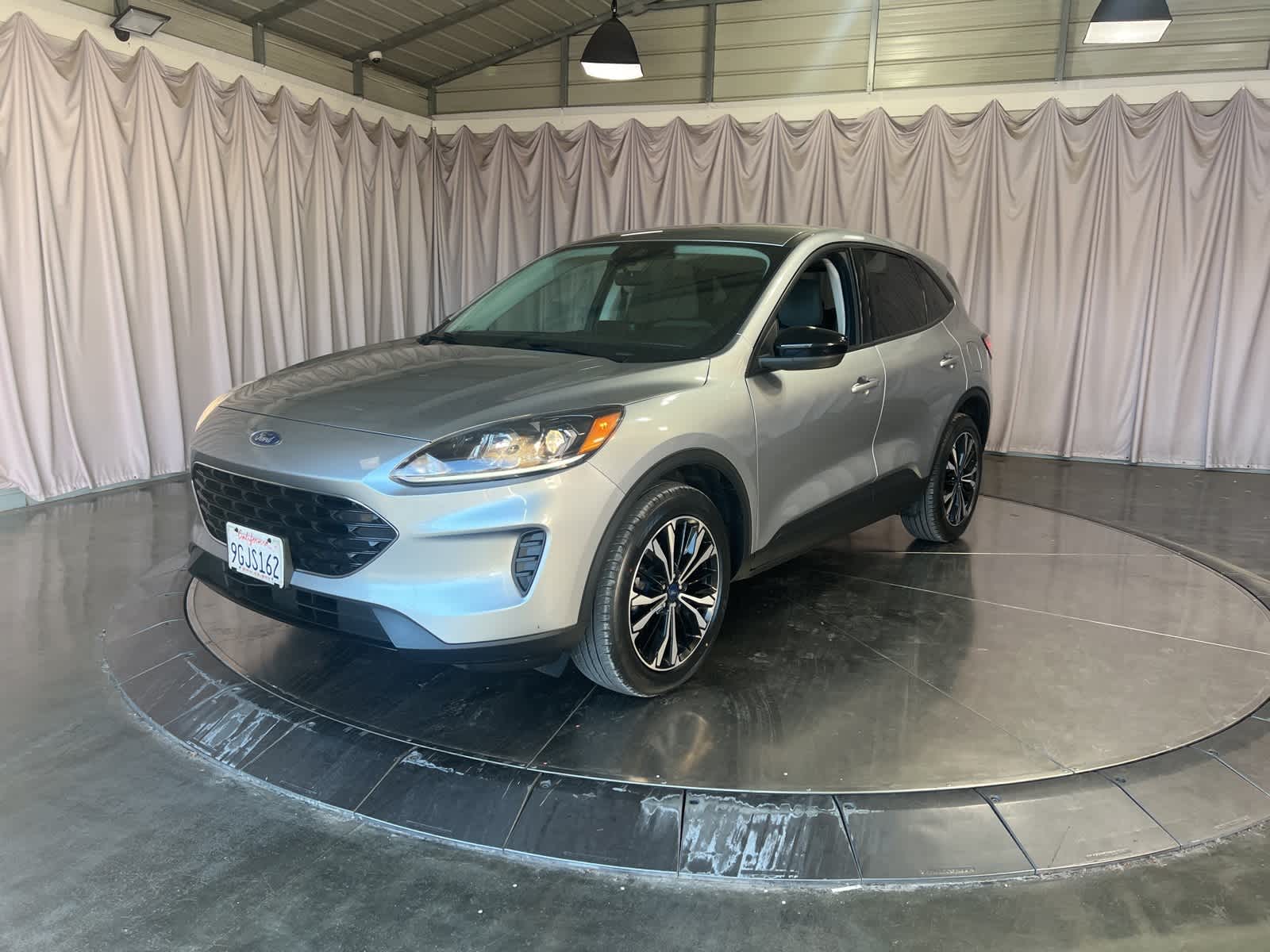 Thumbnail: 2022 Ford Escape - 3
